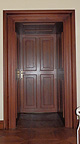 Barokní dveře s kazetovým deštěním na zámku