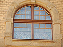 Nová okna s původními vitrážemi v kopuli